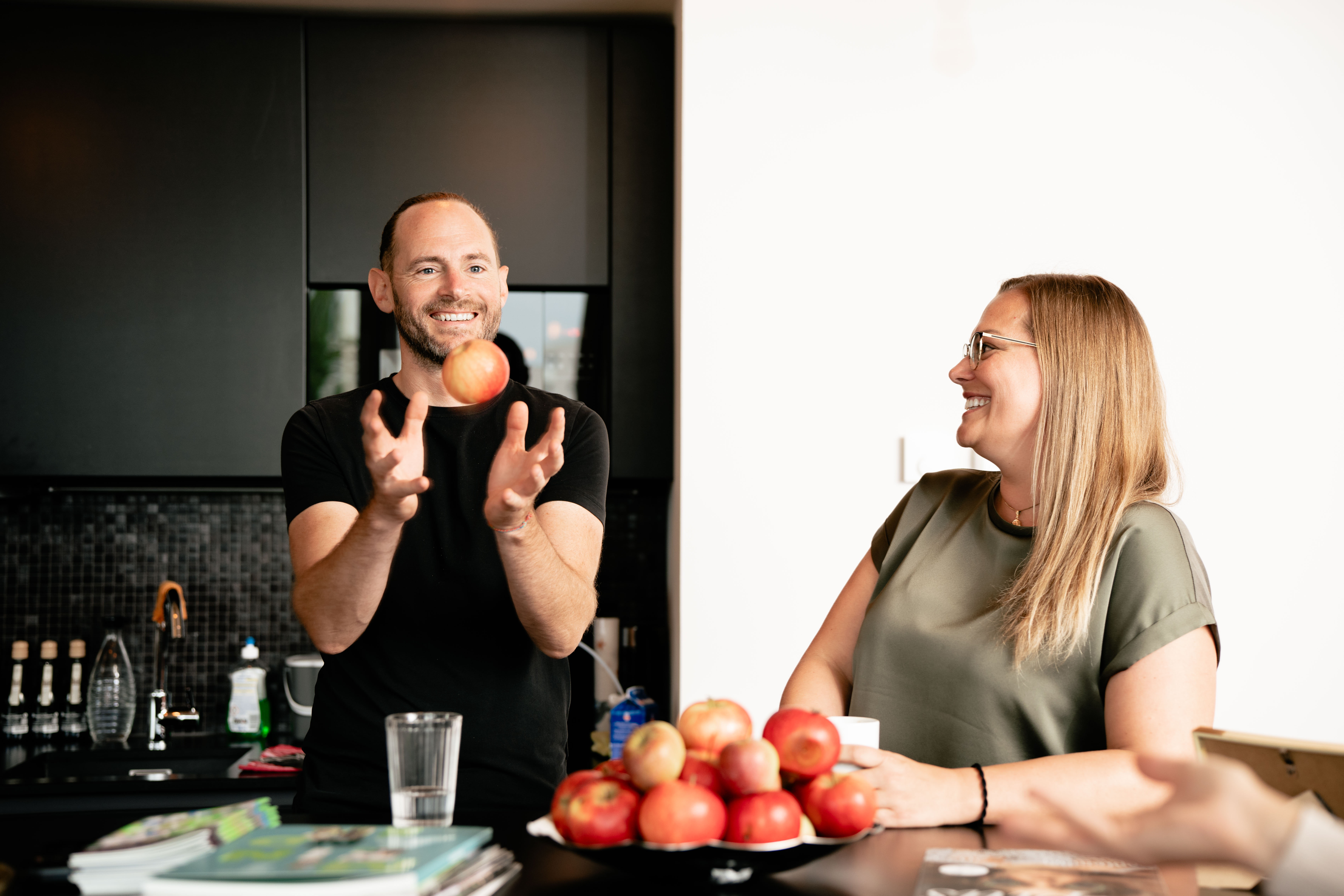 Zwei STSW Kollegen unterhalten sich